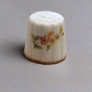 Vintage Canadian Superior Fine Bone China Floral Thimble